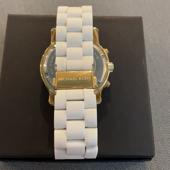 MICHAEL KORS Runway Silver Dial Women’s Watch